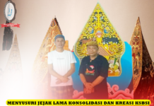 Bapak Rahmat Kepala Desa Rawa Urip di kediamannya Beliau menjabat Kepala Desa sejak 4 tahun yang lalu DAN Andi Naja FP Paraga Koord Kehumasan DPPKSBSI